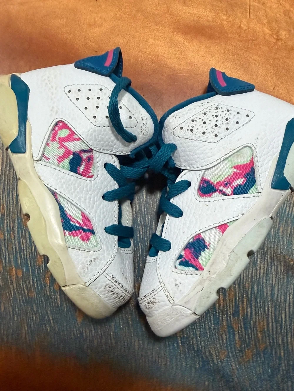 Air Jordan 6 Retro White Sneakers White laser Fuschia Green Abyss Pattern sz 7C